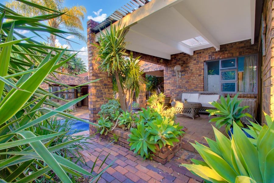 To Let 3 Bedroom Property for Rent in Fourways Gauteng