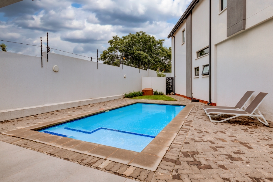 To Let 2 Bedroom Property for Rent in Bryanston Gauteng