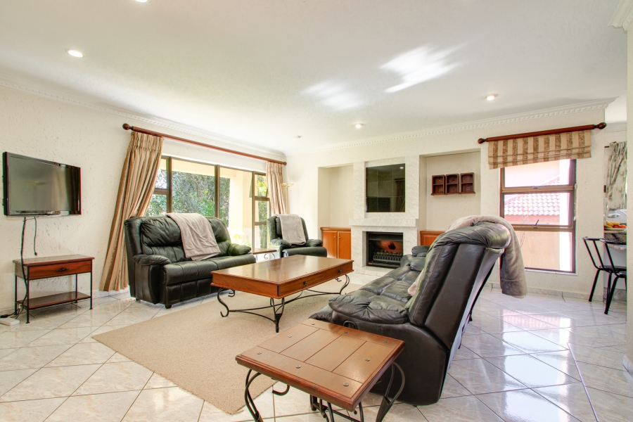 To Let 4 Bedroom Property for Rent in Dainfern Golf Estate Gauteng