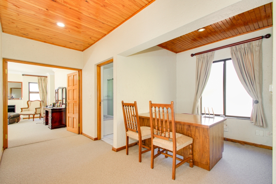 To Let 4 Bedroom Property for Rent in Dainfern Golf Estate Gauteng