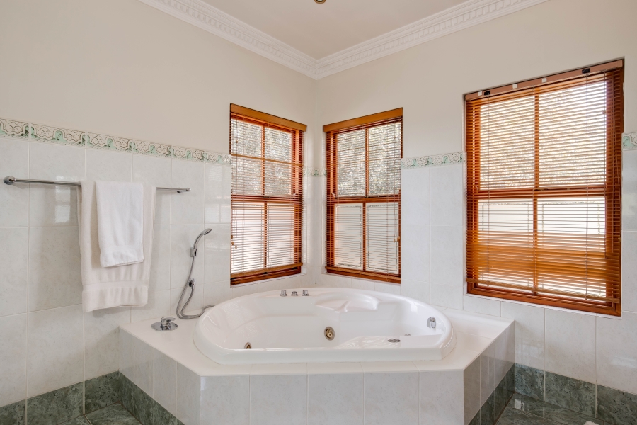 To Let 4 Bedroom Property for Rent in Dainfern Golf Estate Gauteng