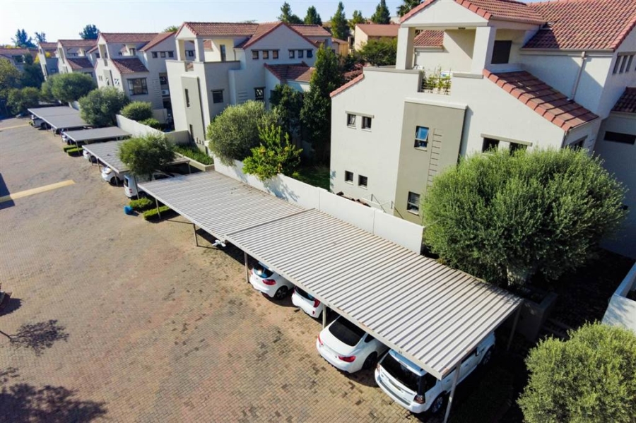 1 Bedroom Property for Sale in Douglasdale Gauteng
