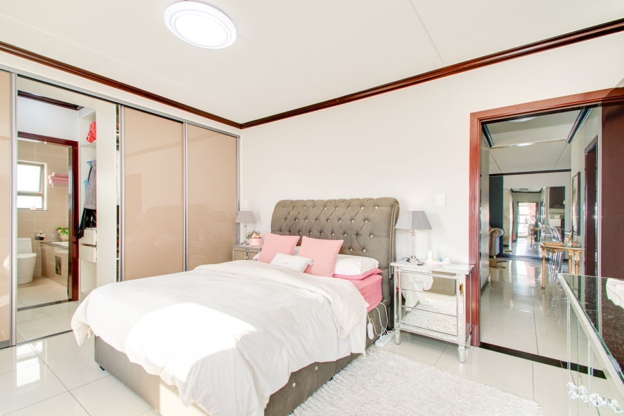 3 Bedroom Property for Sale in Broadacres Gauteng