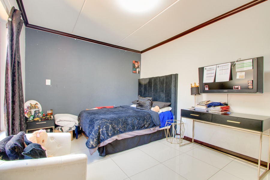 3 Bedroom Property for Sale in Broadacres Gauteng