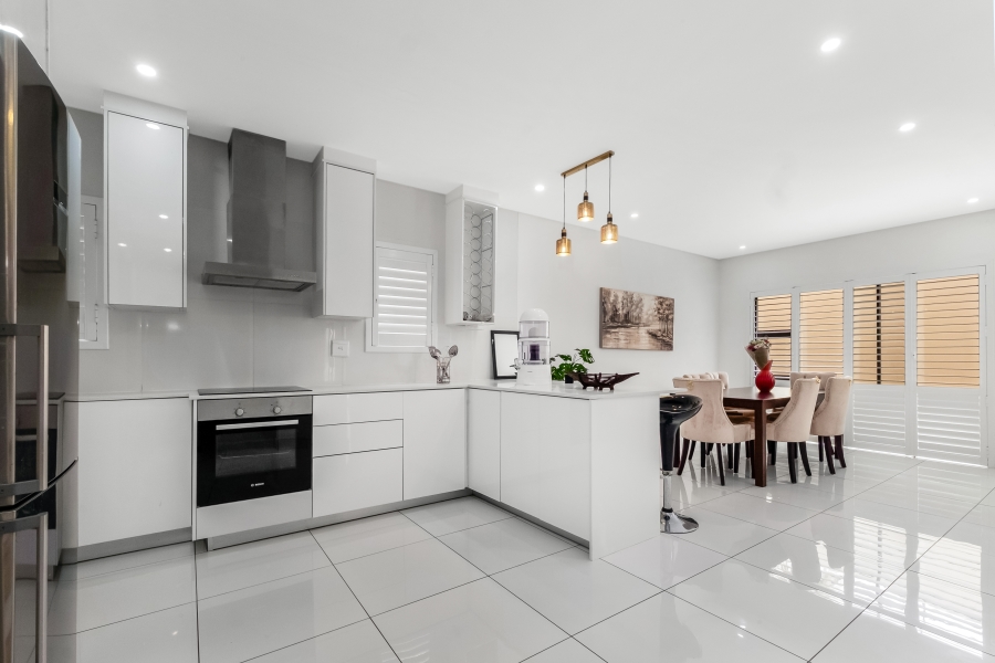 To Let 3 Bedroom Property for Rent in Broadacres Gauteng