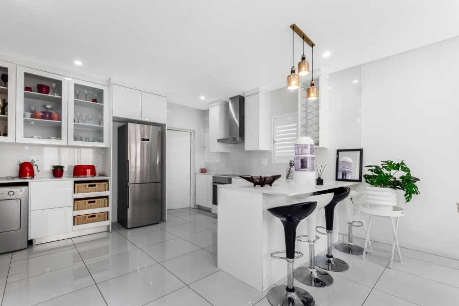 To Let 3 Bedroom Property for Rent in Broadacres Gauteng