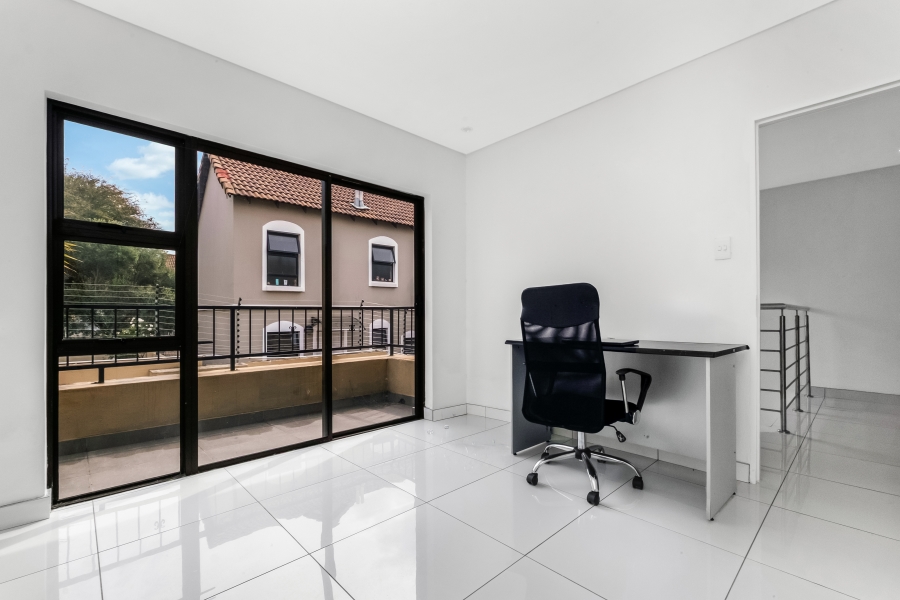 To Let 3 Bedroom Property for Rent in Broadacres Gauteng