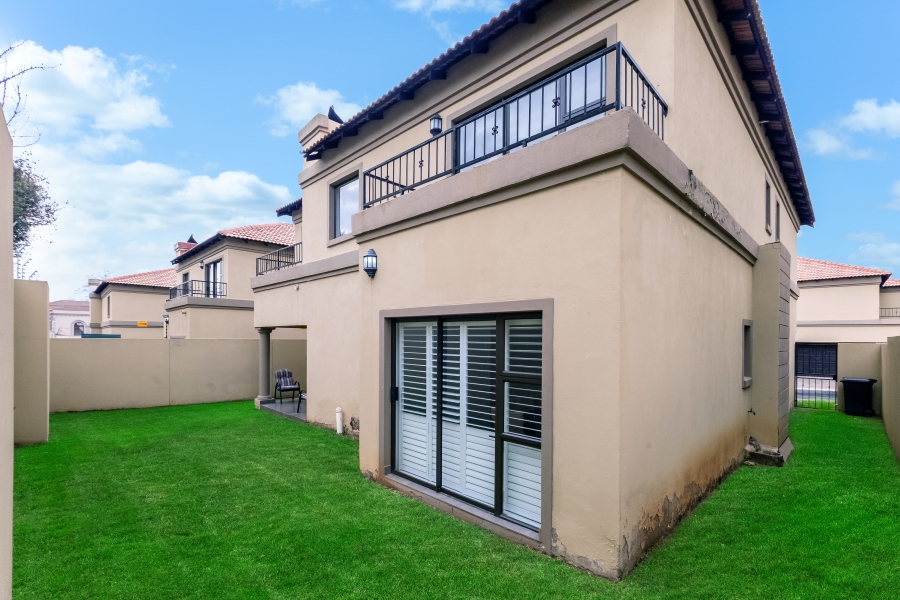 To Let 3 Bedroom Property for Rent in Broadacres Gauteng