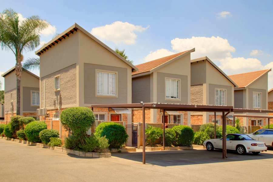 2 Bedroom Property for Sale in North Riding Gauteng