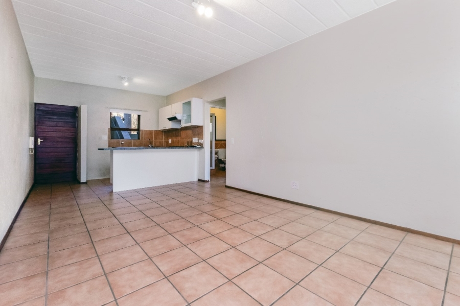 To Let 1 Bedroom Property for Rent in Douglasdale Gauteng