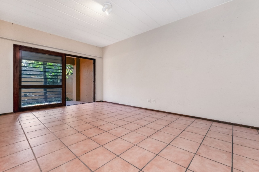 To Let 1 Bedroom Property for Rent in Douglasdale Gauteng