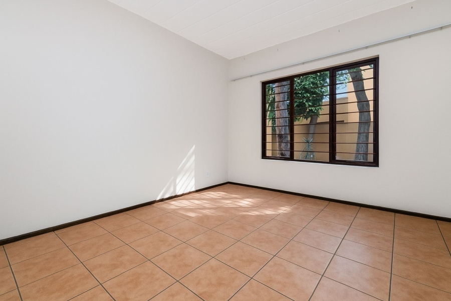 To Let 1 Bedroom Property for Rent in Douglasdale Gauteng
