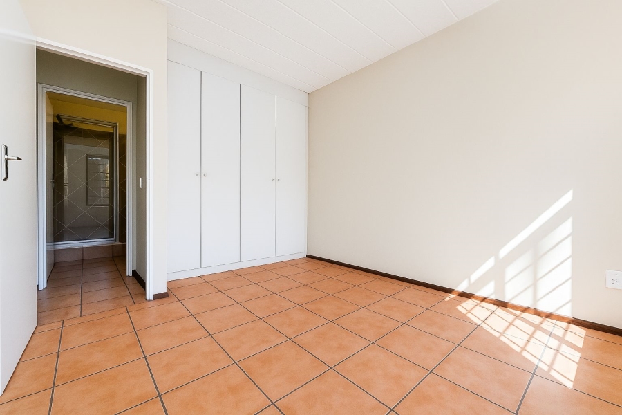 To Let 1 Bedroom Property for Rent in Douglasdale Gauteng
