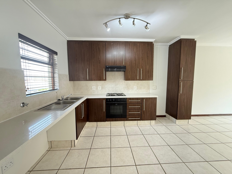 To Let 3 Bedroom Property for Rent in Fourways Gauteng