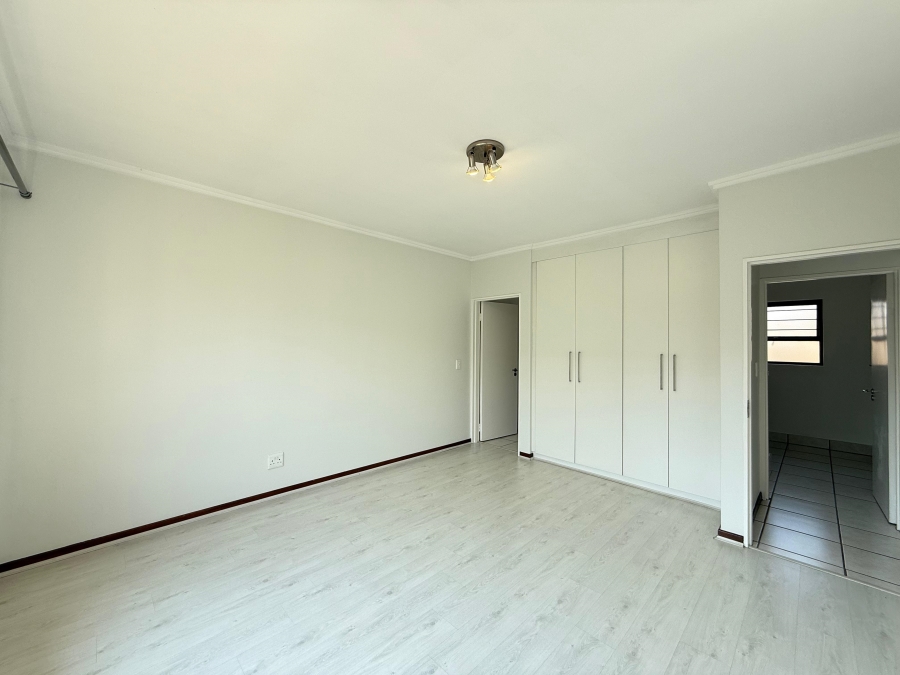 To Let 3 Bedroom Property for Rent in Fourways Gauteng