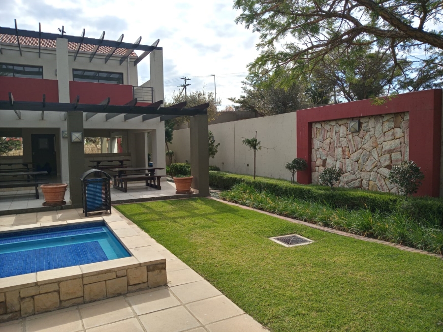 To Let 1 Bedroom Property for Rent in Fourways Gauteng
