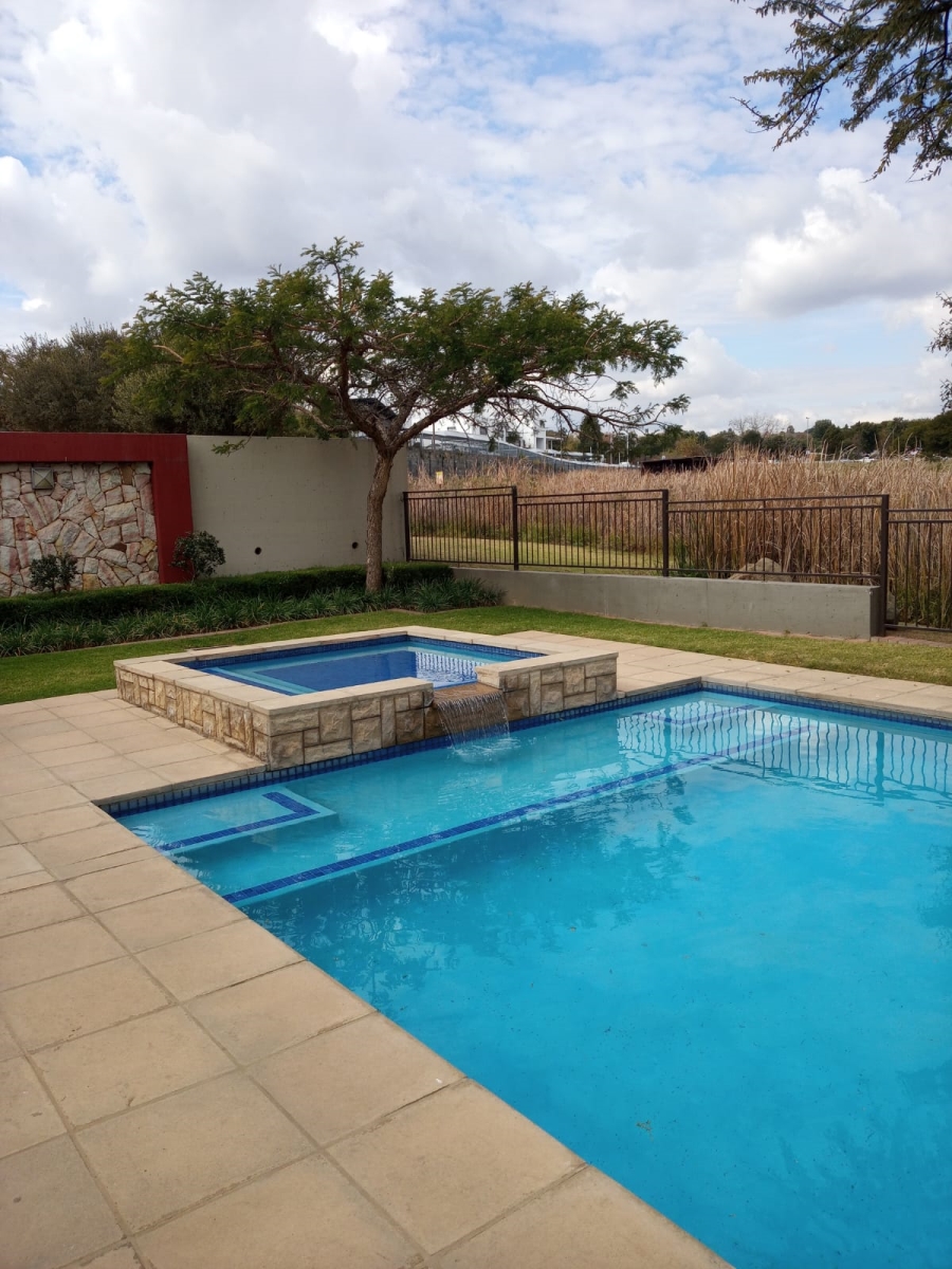 To Let 1 Bedroom Property for Rent in Fourways Gauteng