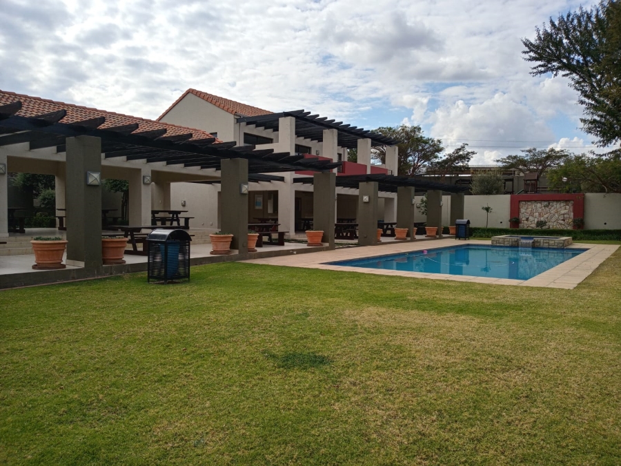 To Let 1 Bedroom Property for Rent in Fourways Gauteng