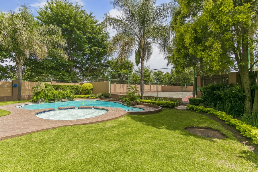 2 Bedroom Property for Sale in Douglasdale Gauteng