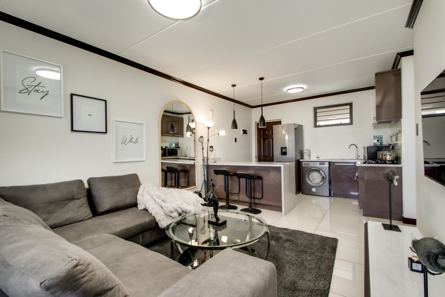 1 Bedroom Property for Sale in Blue Hills Gauteng