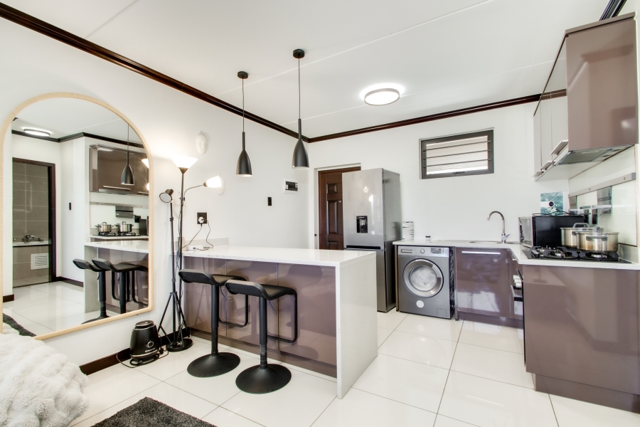 1 Bedroom Property for Sale in Blue Hills Gauteng