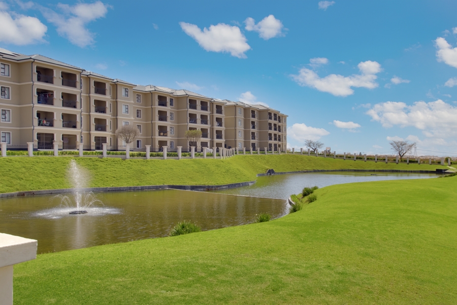 1 Bedroom Property for Sale in Blue Hills Gauteng