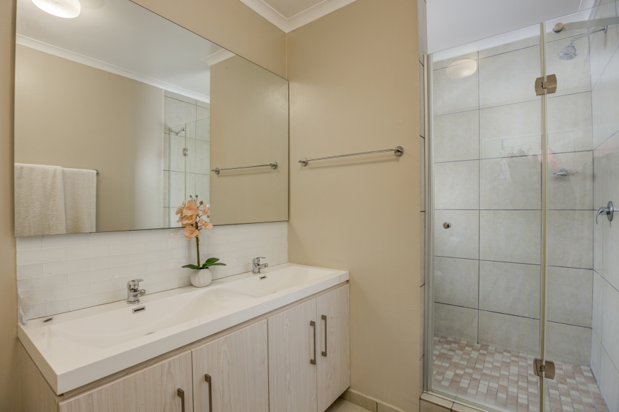 3 Bedroom Property for Sale in Barbeque Downs Gauteng