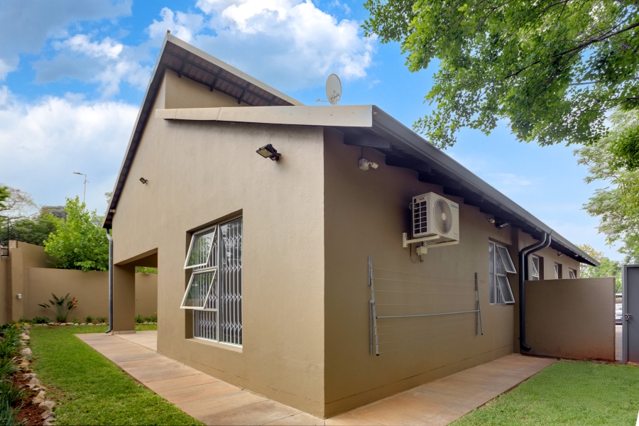 To Let 3 Bedroom Property for Rent in Bryanston Gauteng