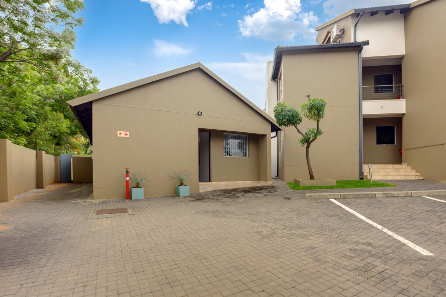 To Let 3 Bedroom Property for Rent in Bryanston Gauteng