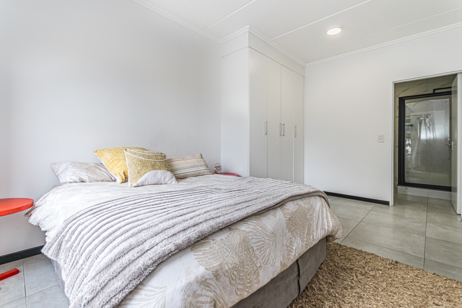 2 Bedroom Property for Sale in Bryanston Gauteng