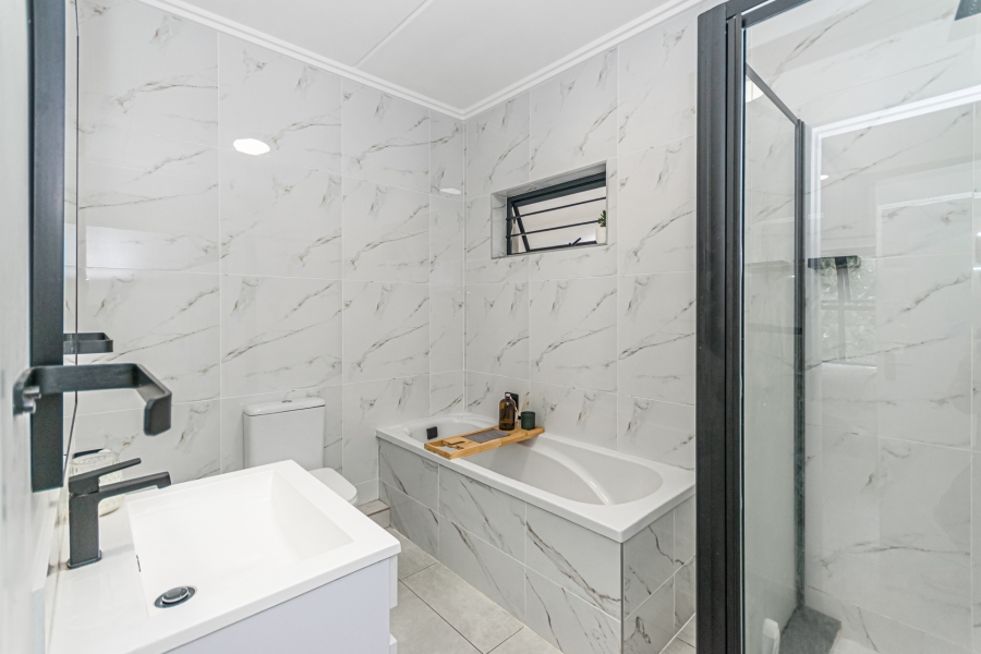 2 Bedroom Property for Sale in Bryanston Gauteng