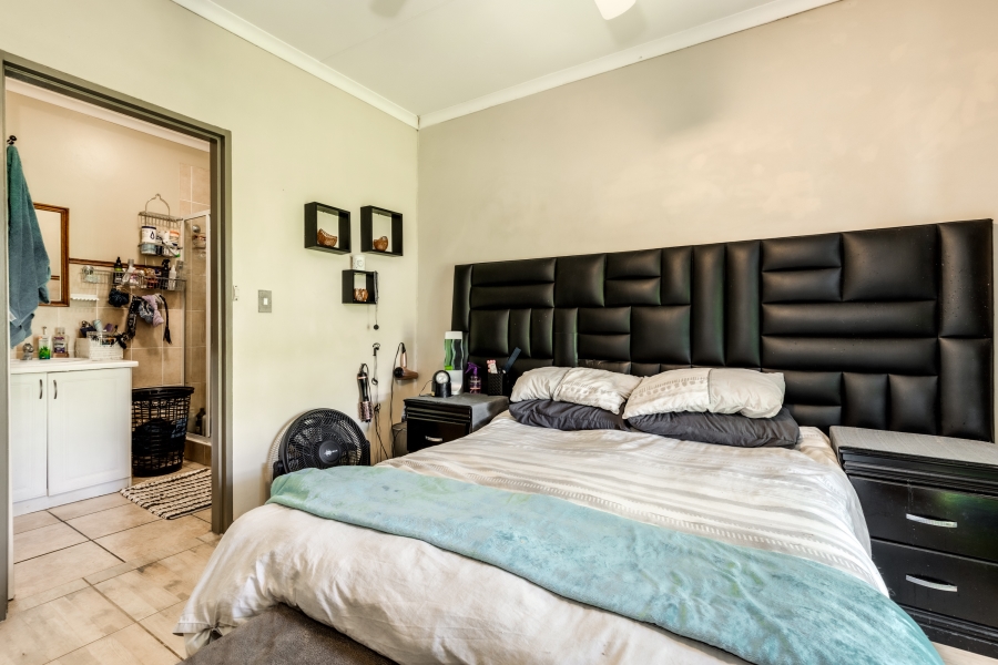 2 Bedroom Property for Sale in Broadacres Gauteng