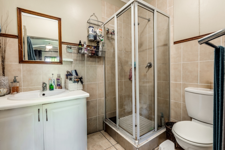 2 Bedroom Property for Sale in Broadacres Gauteng