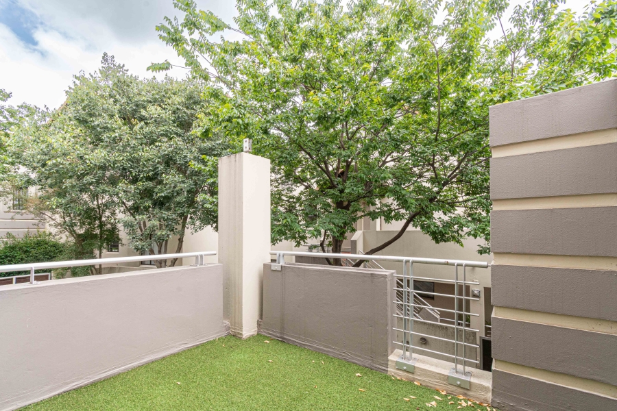 1 Bedroom Property for Sale in Lonehill Gauteng