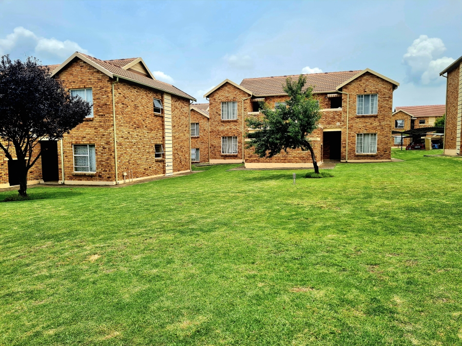 2 Bedroom Property for Sale in Honeypark Gauteng