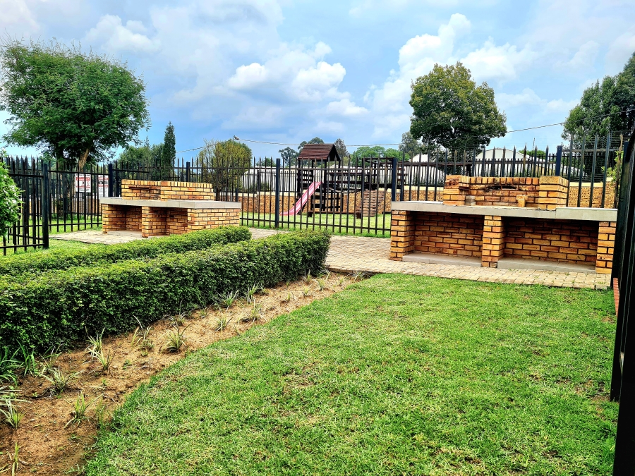 2 Bedroom Property for Sale in Honeypark Gauteng