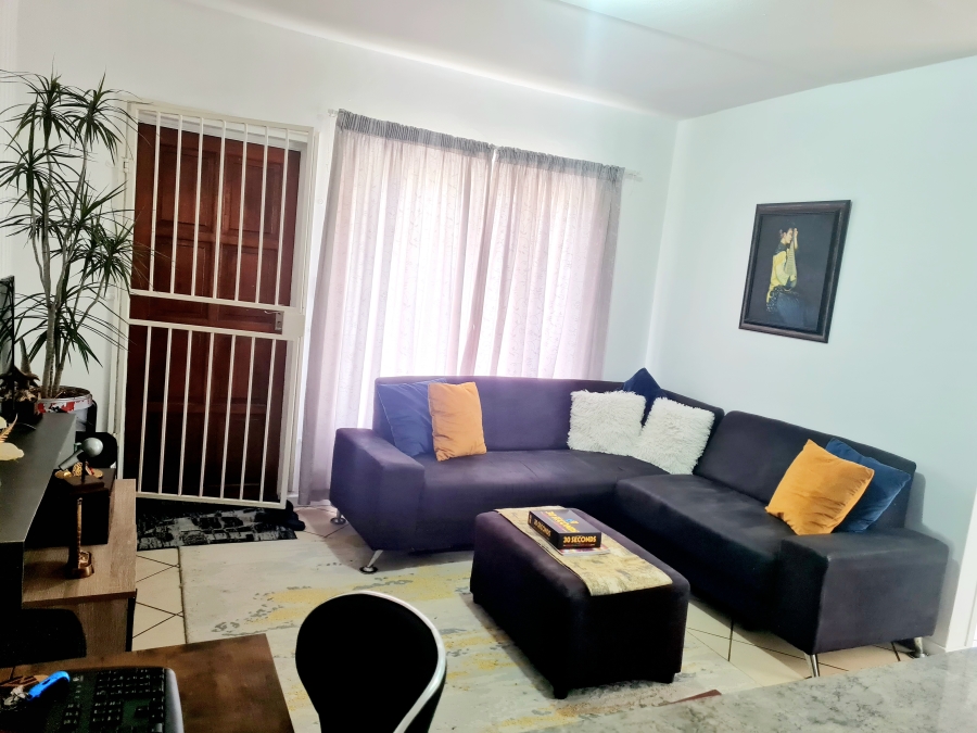 2 Bedroom Property for Sale in Honeypark Gauteng