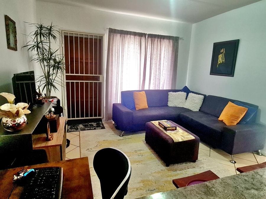 2 Bedroom Property for Sale in Honeypark Gauteng