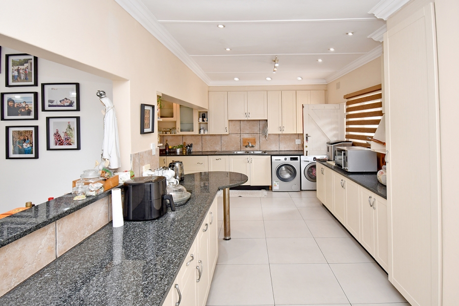3 Bedroom Property for Sale in Bryanston Gauteng