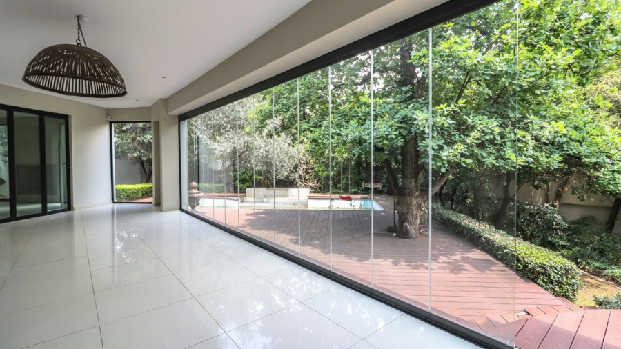 5 Bedroom Property for Sale in Hurlingham Gauteng