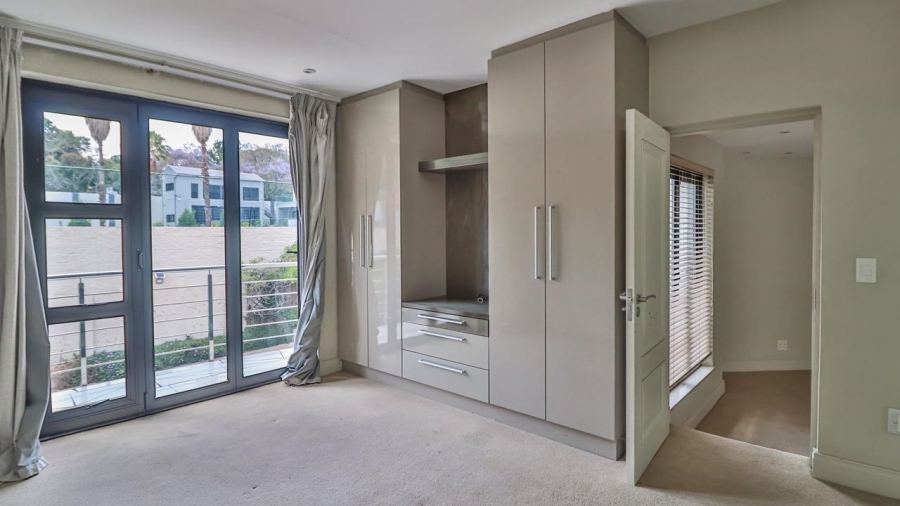 5 Bedroom Property for Sale in Hurlingham Gauteng