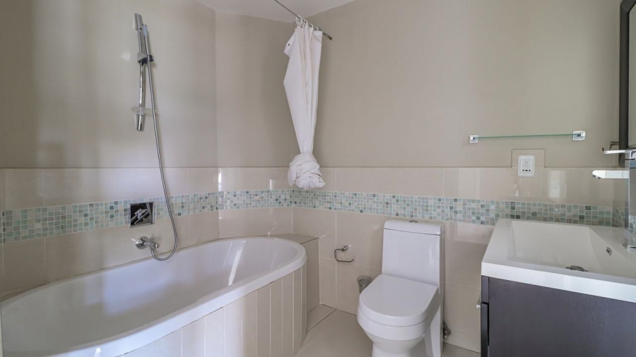 5 Bedroom Property for Sale in Hurlingham Gauteng