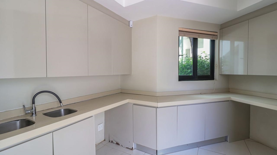 5 Bedroom Property for Sale in Hurlingham Gauteng