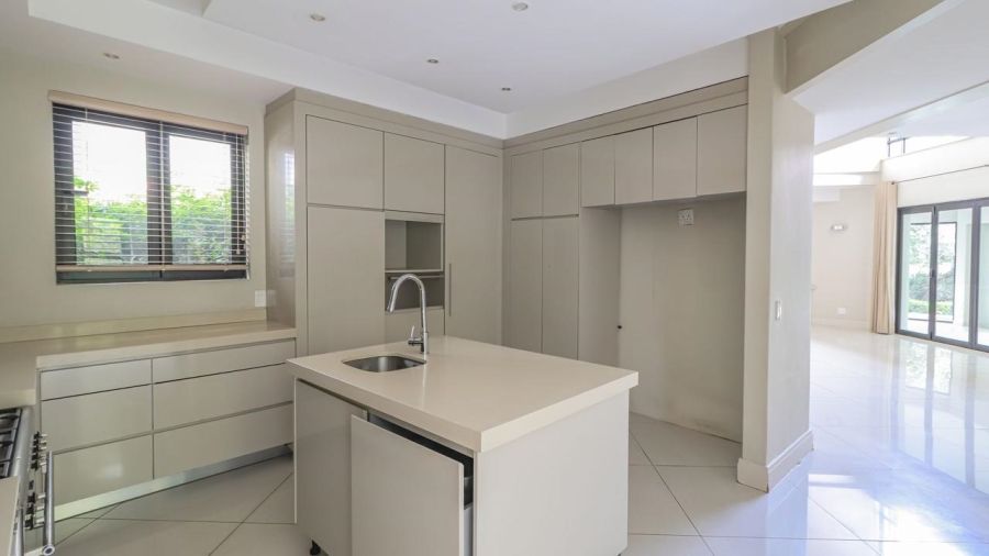 5 Bedroom Property for Sale in Hurlingham Gauteng