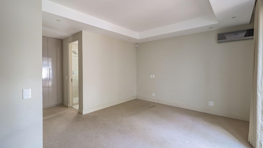 5 Bedroom Property for Sale in Hurlingham Gauteng