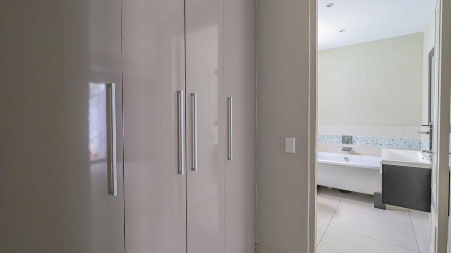 5 Bedroom Property for Sale in Hurlingham Gauteng