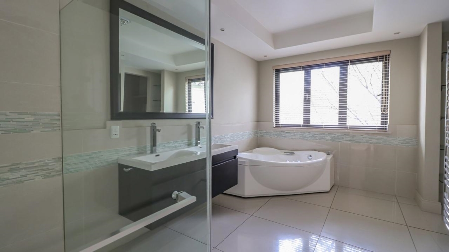 5 Bedroom Property for Sale in Hurlingham Gauteng