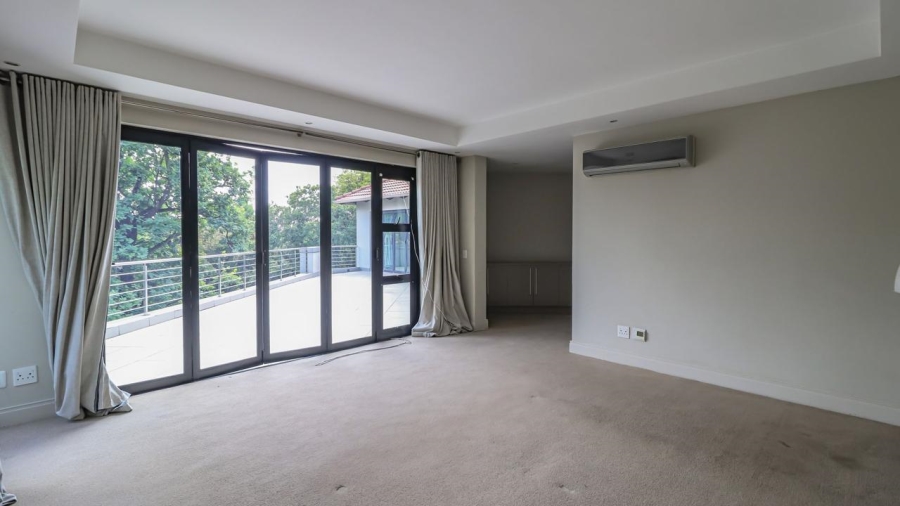 5 Bedroom Property for Sale in Hurlingham Gauteng