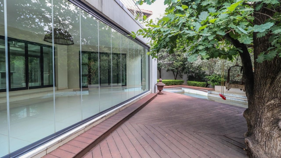 5 Bedroom Property for Sale in Hurlingham Gauteng