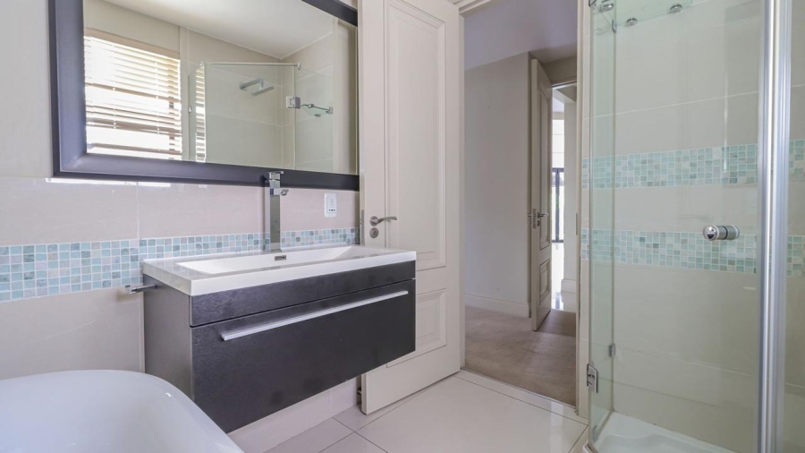 5 Bedroom Property for Sale in Hurlingham Gauteng